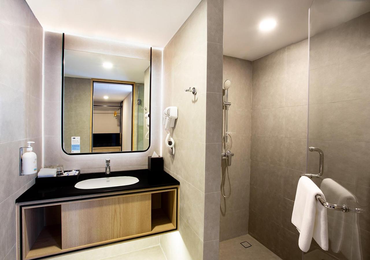 Holiday Inn Express & Suites Bangkok Central Pier By Ihg Экстерьер фото