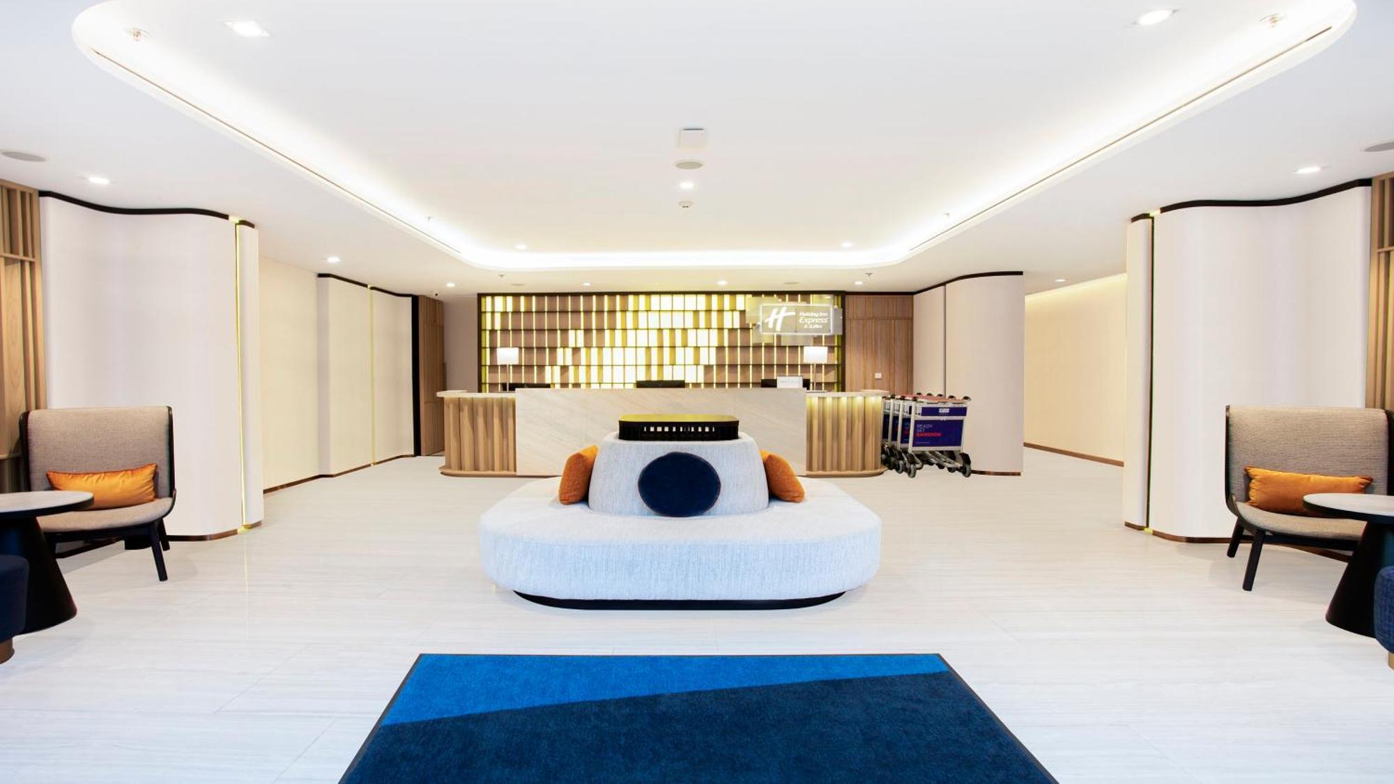 Holiday Inn Express & Suites Bangkok Central Pier By Ihg Экстерьер фото