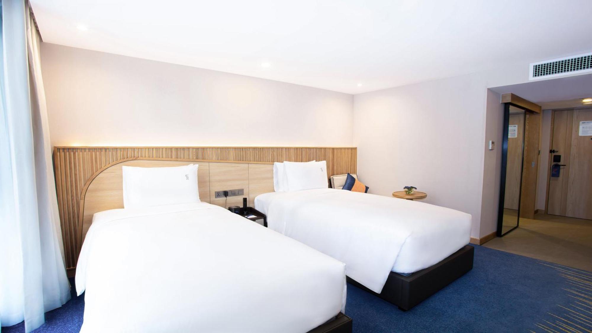 Holiday Inn Express & Suites Bangkok Central Pier By Ihg Экстерьер фото