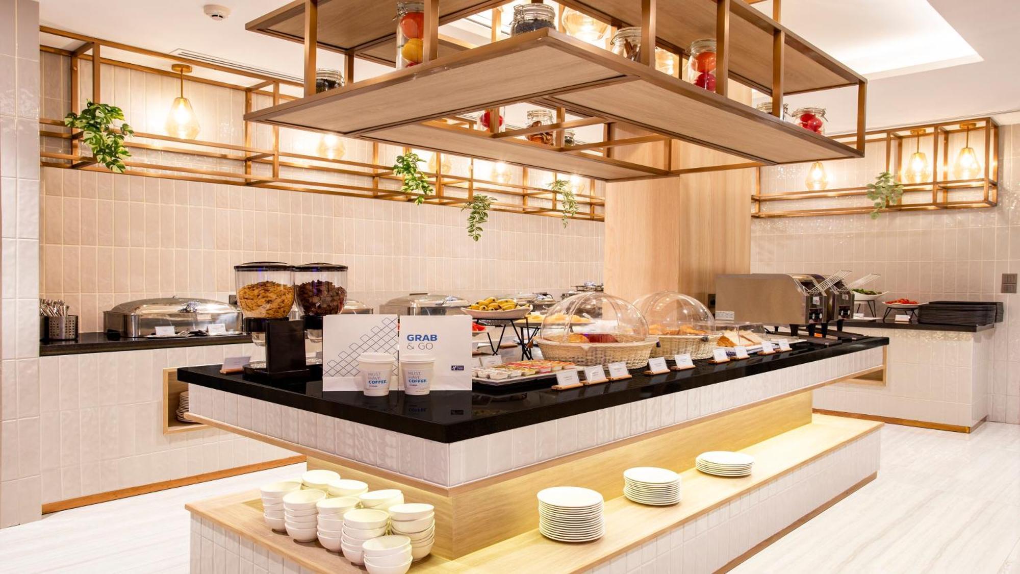Holiday Inn Express & Suites Bangkok Central Pier By Ihg Экстерьер фото