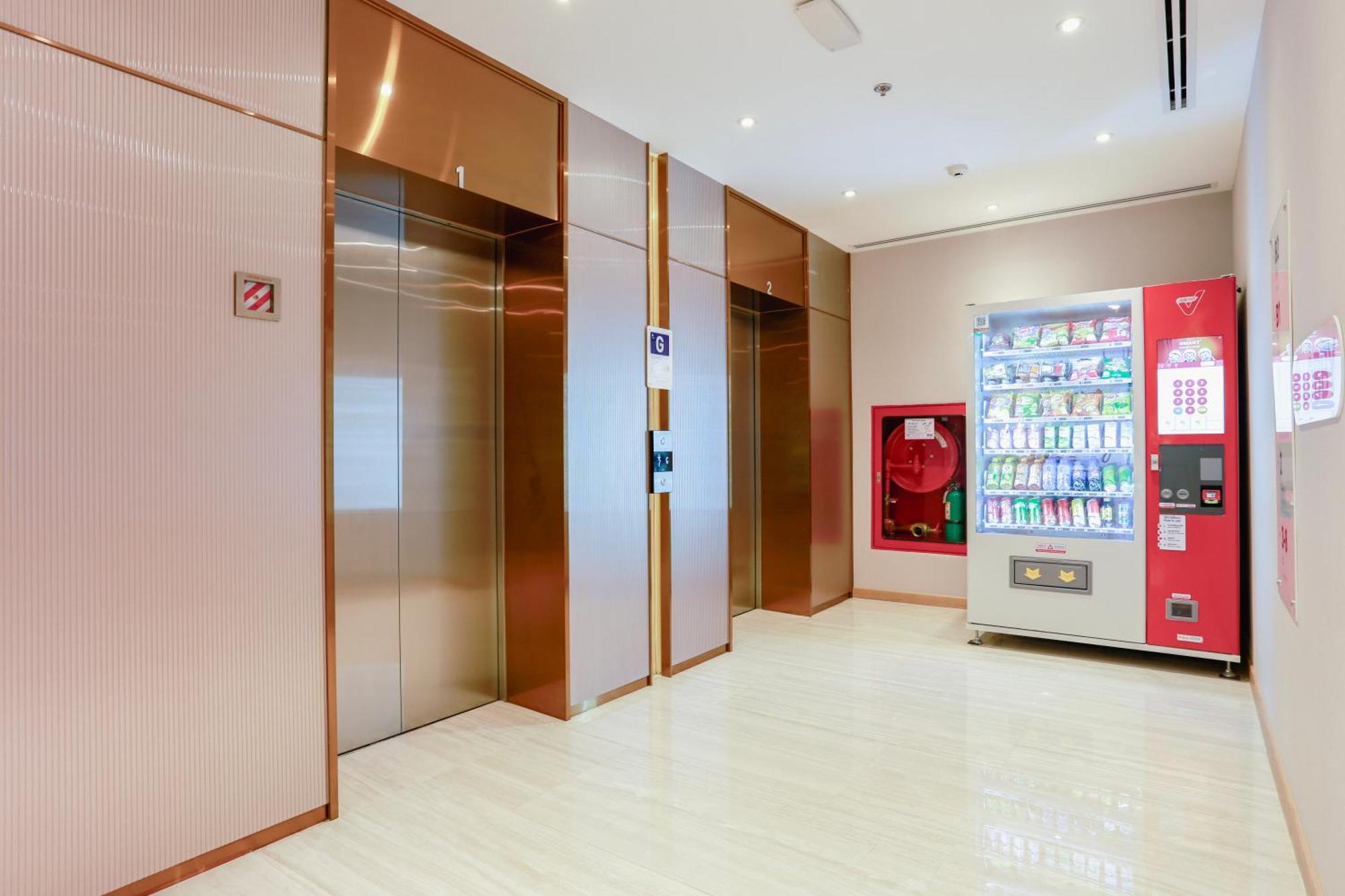 Holiday Inn Express & Suites Bangkok Central Pier By Ihg Экстерьер фото
